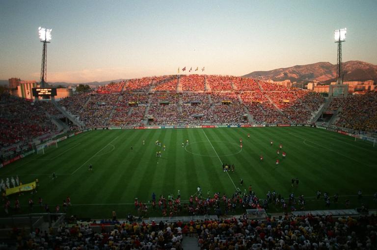 06/25/1998 VUE DU STADE VELODROME MARSEILLE BRESIL NORVEGE ~~~ STADE MARSEILLE STADE VELODROME COUPE DU MONDE COUPE DU MONDE 1998 CM 1998 GROUPE A BRESIL NORVEGE ILLUSTRATION FOOTBALL SOCCER brazil cup world norway stadium stage view (Photo by THIERRY ORBAN/Sygma via Getty Images)