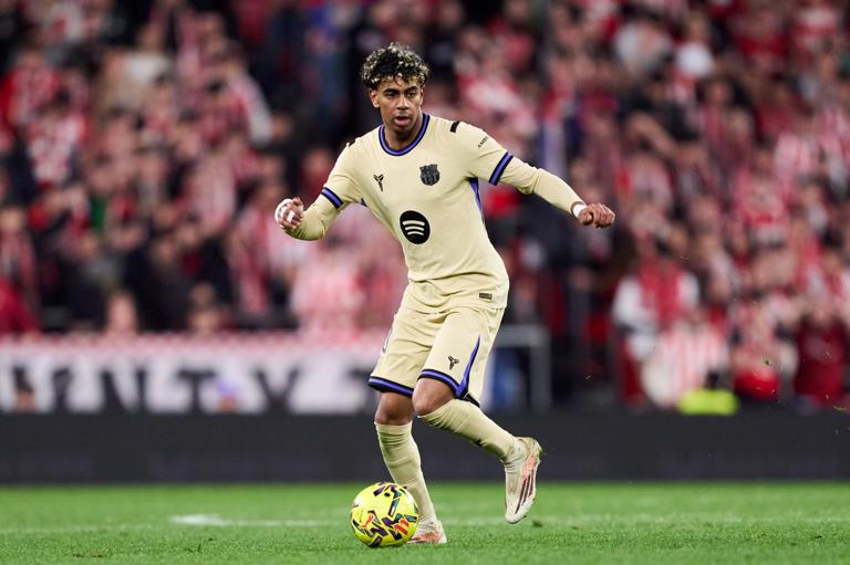 BILBAO, SPAIN - MARCH 07: Lamine Yamal of FC Barcelona in action during the LaLiga EA Sports match between Athletic Club and FC Barcelona at Estadio de San Mames on March 07, 2026 in Bilbao, Spain. (Photo by Juan Manuel Serrano Arce/Getty Images)